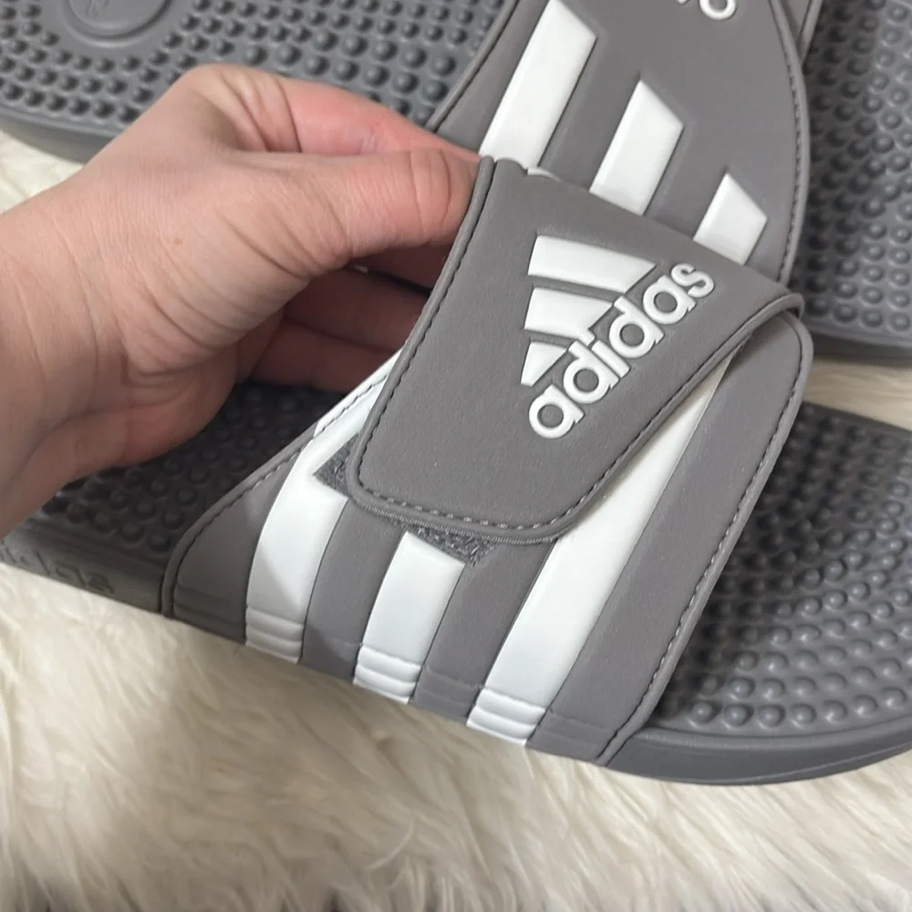 NEW In Box Adidas Men’s Grey White Adissage Slides Size 18